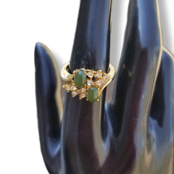 VINTAGE 18K GOLDPLATE WITH GENUINE JADE & AUSTRIAN CRYSTAL COCKTAIL RING - Picture 1 of 4